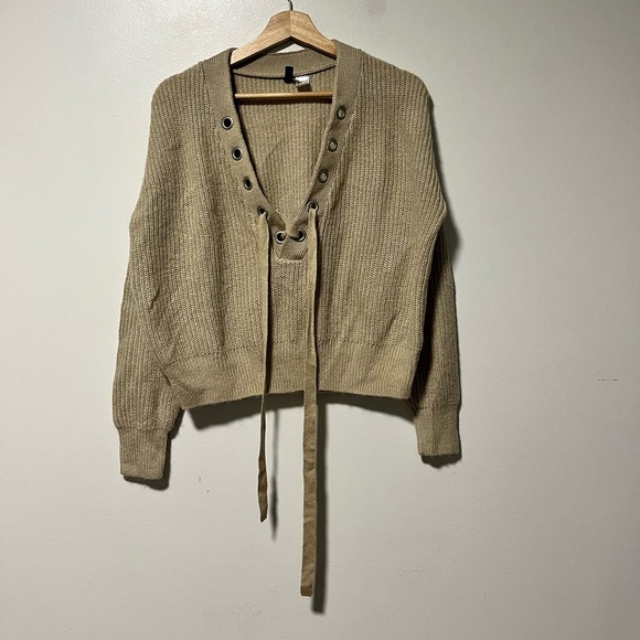 H&M Divided Beige Knit Lace-Up Sweater Size Small - Picture 2 of 14